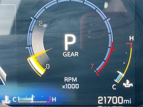 Used 2024 Chevrolet Colorado Trail Boss w/ Technology Package image 12