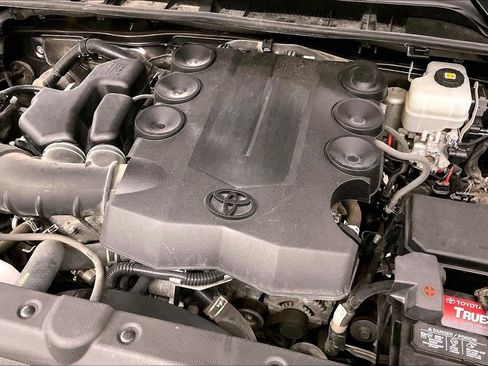 Used 2019 Toyota 4Runner Limited AWD/4WD image 38