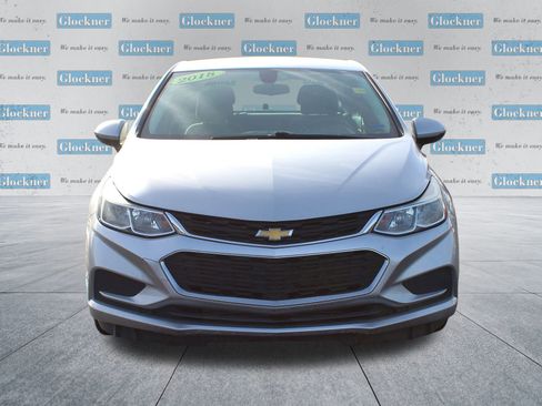 Used 2018 Chevrolet Cruze LS image 2