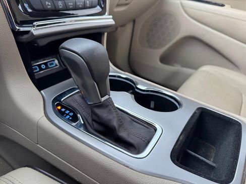Used 2019 Jeep Grand Cherokee Overland RWD image 22