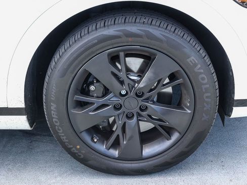 Used 2022 Genesis GV70 3.5T Sport AWD/4WD image 9