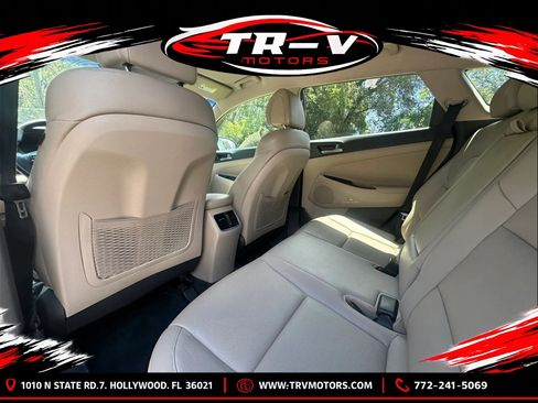 Used 2017 Hyundai Tucson SE Plus AWD/4WD image 10