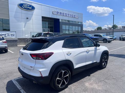 Used 2021 Chevrolet TrailBlazer RS w/ Sun and Liftgate Package FWD image 9