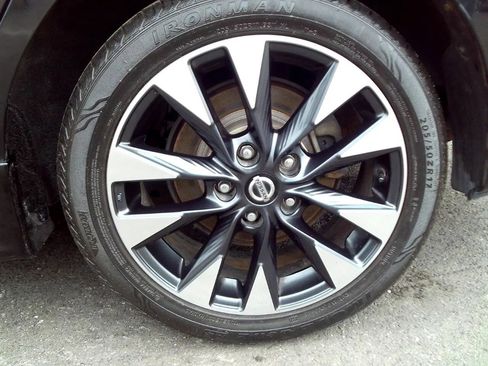 Used 2019 Nissan Sentra SR FWD image 10