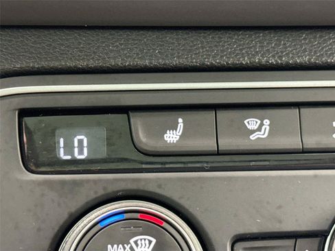 Used 2021 Volkswagen Atlas SE w/ Panoramic Sunroof Package FWD image 7