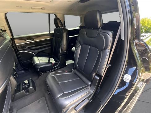 Used 2022 Jeep Grand Cherokee L Limited AWD/4WD image 21