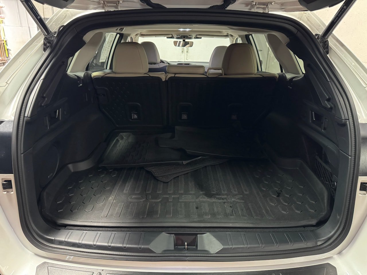 Used 2024 Subaru Outback Limited AWD/4WD image 12