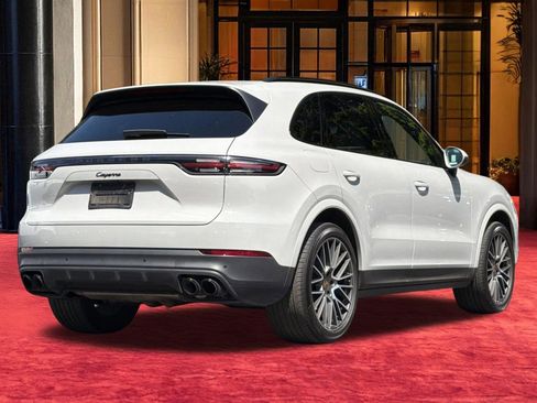 Used 2023 Porsche Cayenne Platinum Edition AWD/4WD image 7