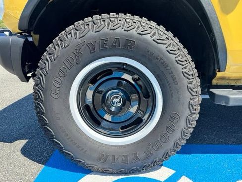 Used 2023 Ford Bronco Heritage Edition AWD/4WD image 9