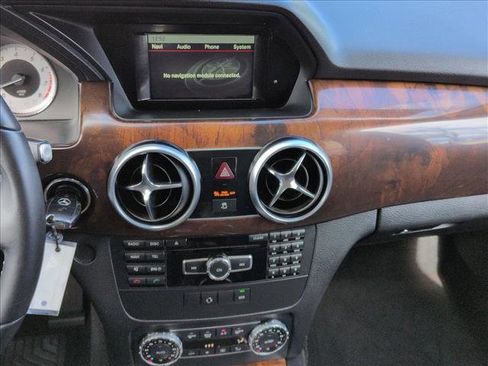 Used 2015 Mercedes-Benz GLK 350 2WD image 14