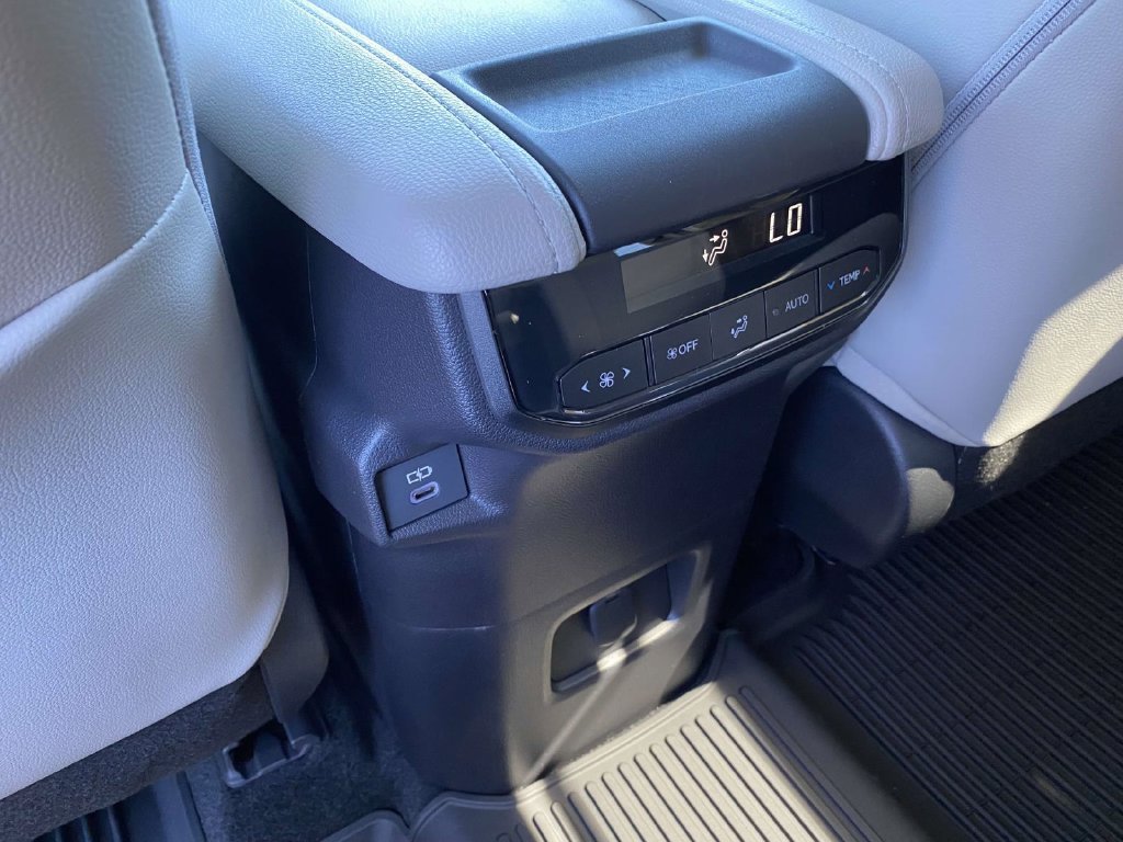 New 2026 Toyota Grand Highlander FWD image 9