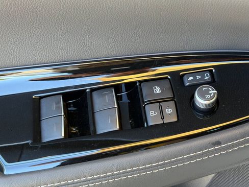New 2026 Toyota Mirai RWD image 11