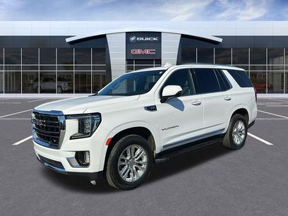 Used 2022 GMC Yukon SLT w/ SLT Premium Package
