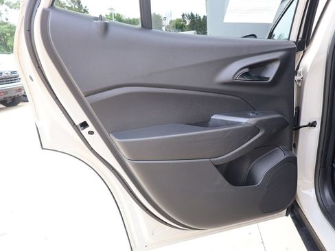 Certified 2026 Chevrolet Trax RS w/ Sunroof Package FWD image 24