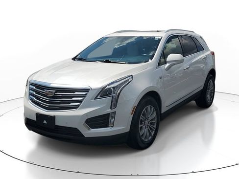 Used 2018 Cadillac XT5 Luxury w/ Driver Awareness Package AWD/4WD image 2