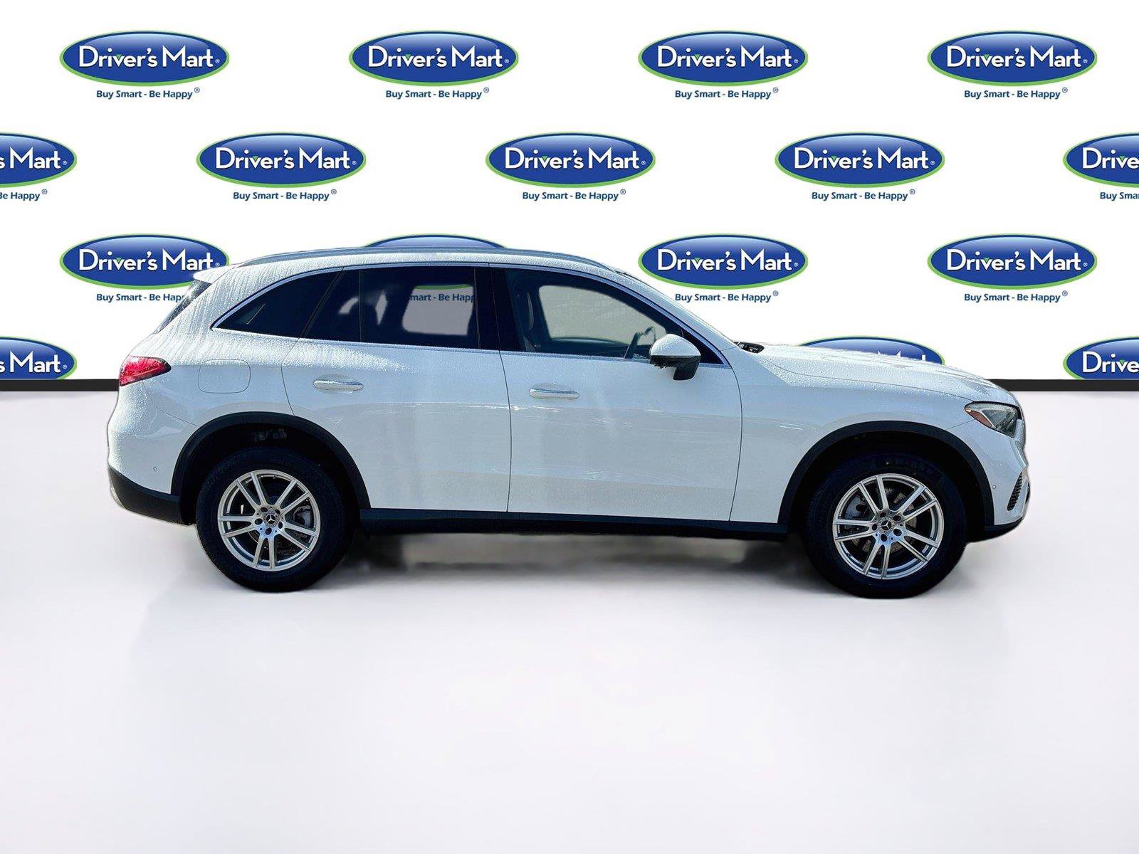 Used 2023 Mercedes-Benz GLC 300 w/ Exclusive Trim Package image 8