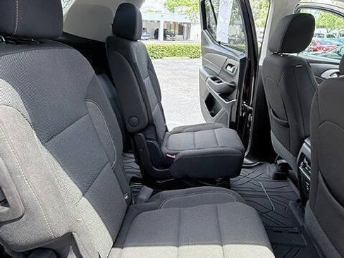 Used 2020 Chevrolet Traverse LT FWD image 15