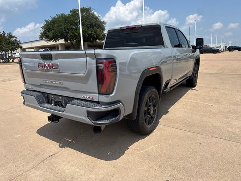 Used 2025 GMC Sierra 2500 AT4 w/ AT4 Premium Plus Package AWD/4WD image 7