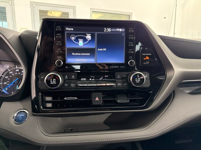 Used 2022 Toyota Highlander XLE AWD/4WD image 27