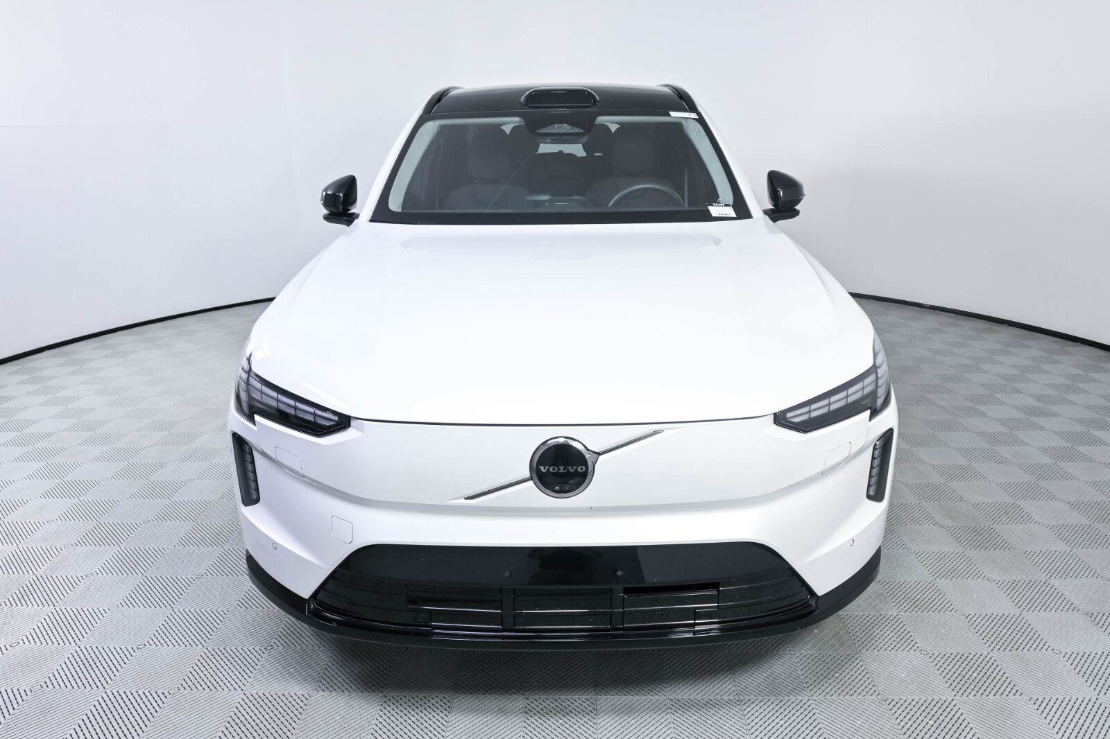 Certified 2025 Volvo EX90 Plus AWD/4WD image 35