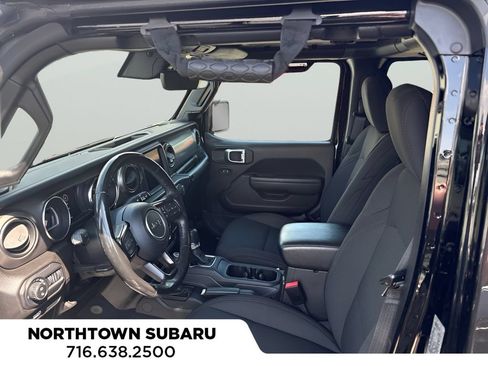 Used 2022 Jeep Gladiator Sport AWD/4WD image 8