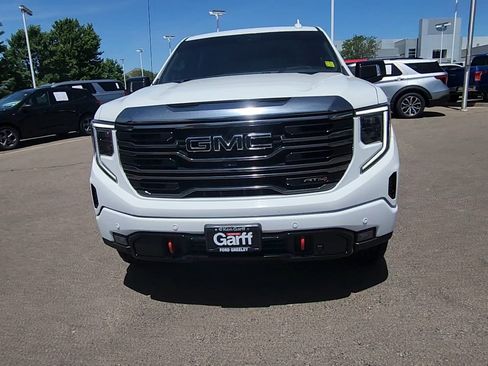 Used 2023 GMC Sierra 1500 AT4 w/ Technology Package AWD/4WD image 9