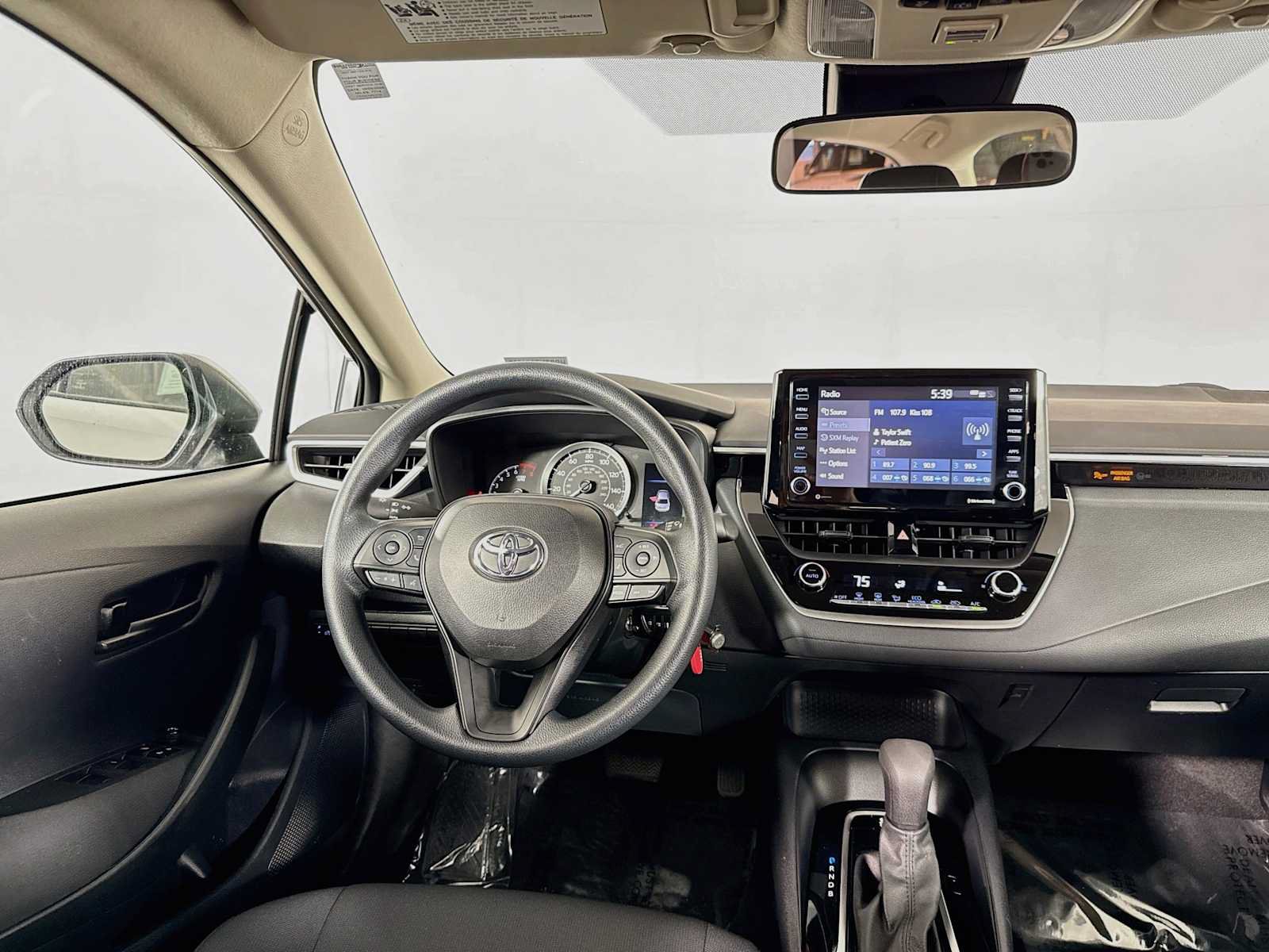 Used 2022 Toyota Corolla LE FWD image 21