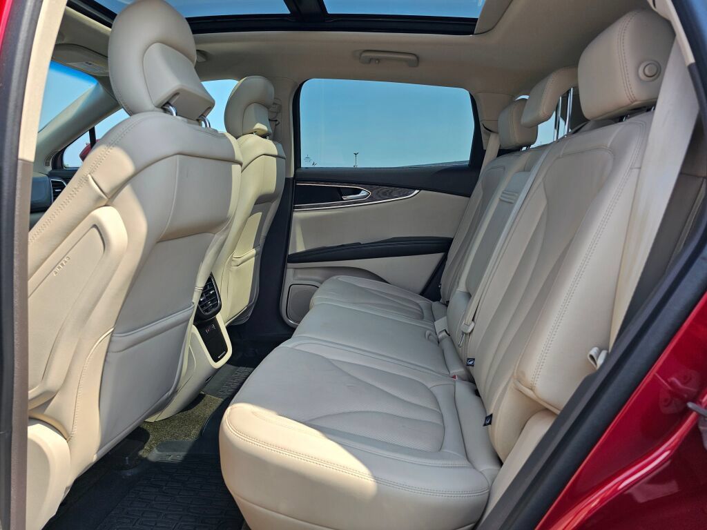 Used 2018 Lincoln MKX Reserve AWD/4WD image 17