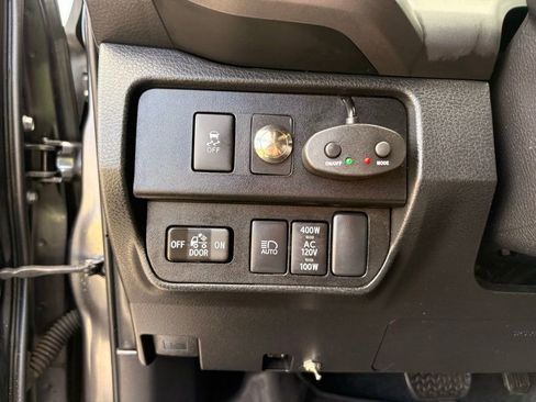 Used 2023 Toyota Tacoma TRD Sport AWD/4WD image 28