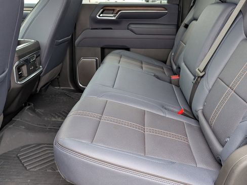 Used 2025 Chevrolet Silverado 2500 High Country w/ High Country Premium Package image 8