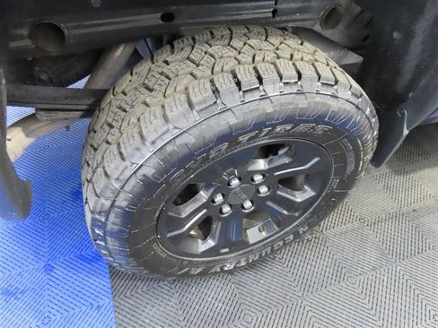 Used 2017 GMC Sierra 1500 SLT w/ All Terrain X Package AWD/4WD image 8