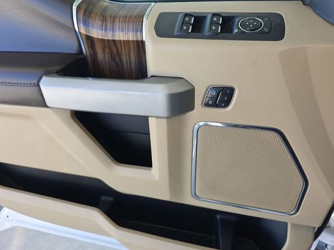 Used 2019 Ford F150 Lariat image 24