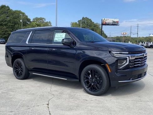 New 2025 Chevrolet Suburban Premier image 9