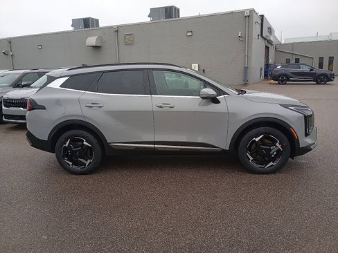 New 2026 Kia Sportage EX image 2