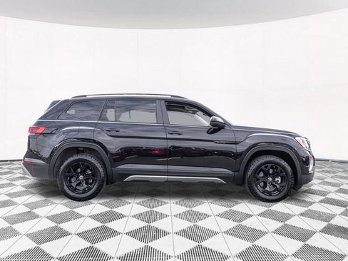 Used 2024 Volkswagen Atlas Peak Edition SE AWD/4WD image 11