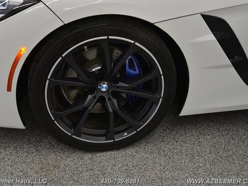 Used 2024 BMW Z4 M40i w/ Premium Package image 39