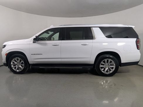 Used 2022 Chevrolet Suburban LT RWD image 4