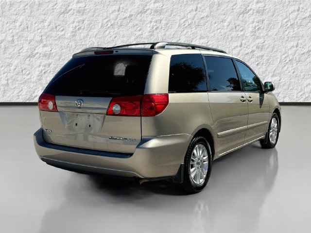 Used 2008 Toyota Sienna XLE w/ Towing Prep Pkg FWD image 3