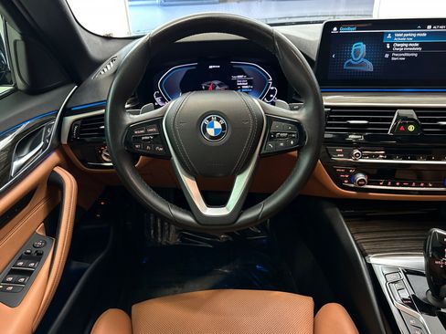 Used 2023 BMW 530e w/ Convenience Package RWD image 31
