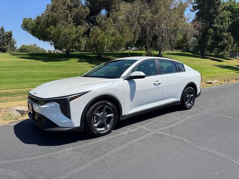 Used 2025 Kia K4 FWD image 4