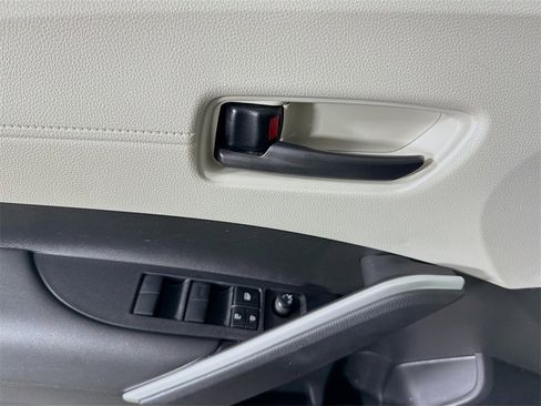 Certified 2024 Toyota Corolla Cross LE image 22