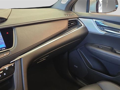 Used 2025 Cadillac XT5 Premium Luxury image 25