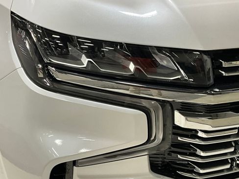 Used 2021 Chevrolet Suburban Premier w/ Premium Package image 25