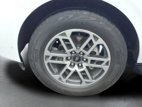 Used 2025 Ford Expedition Active AWD/4WD image 18