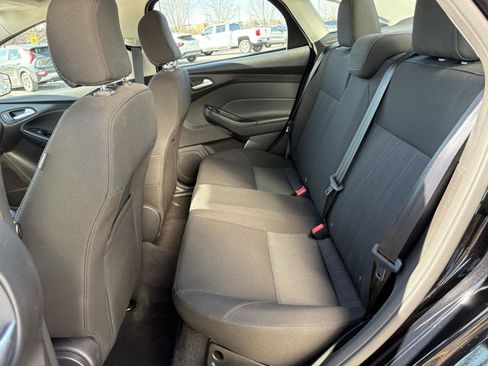 Used 2017 Ford Focus SE image 19