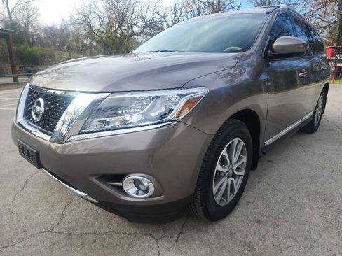 Used 2014 Nissan Pathfinder SL w/ Trailer Tow Package image 3