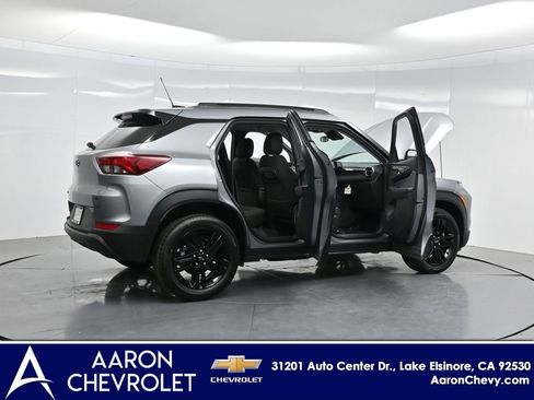 New 2026 Chevrolet TrailBlazer LT w/ Midnight Edition FWD image 4
