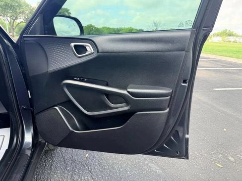 Used 2020 Kia Soul EX FWD image 25