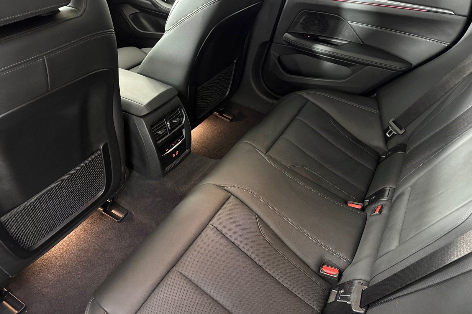 Certified 2024 BMW i4 eDrive35 w/ Convenience Package RWD image 30