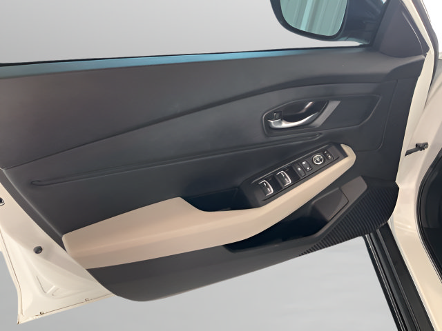Certified 2025 Honda Accord SE image 9